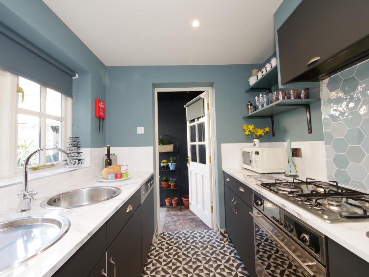 Bar Wall Cottage-City Wall Views-Sleeps 5 York Extérieur photo
